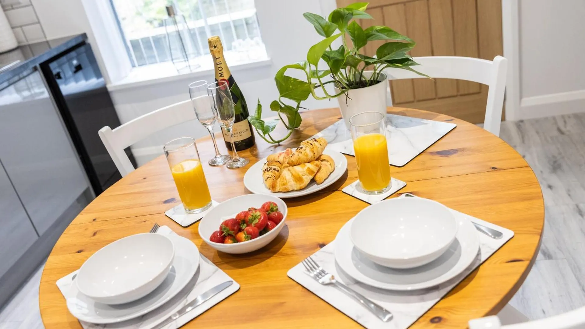 Hebden Bridge Haven - Stylish, Cosy, Canal Side, Pet Friendly Hebden Bridge